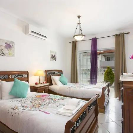 Gale Palm By فيلة